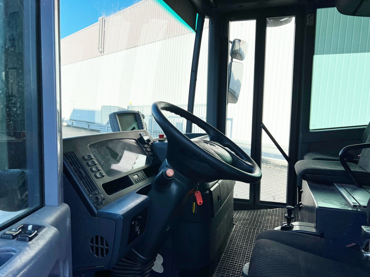 Mercedes-Benz Econic 2629 LL 6x2/4 NLA Econic 2629 LL 6x2/4 NLA, EEV, Lenkachse, FAUN Rotopress 520 L, Zöller-Schüttung - Мусоровоз: фото 4 Mercedes-Benz Econic 2629 LL 6x2/4 NLA Econic 2629 LL 6x2/4 NLA, EEV, Lenkachse, FAUN Rotopress 520 L, Zöller-Schüttung - Мусоровоз: фото 4