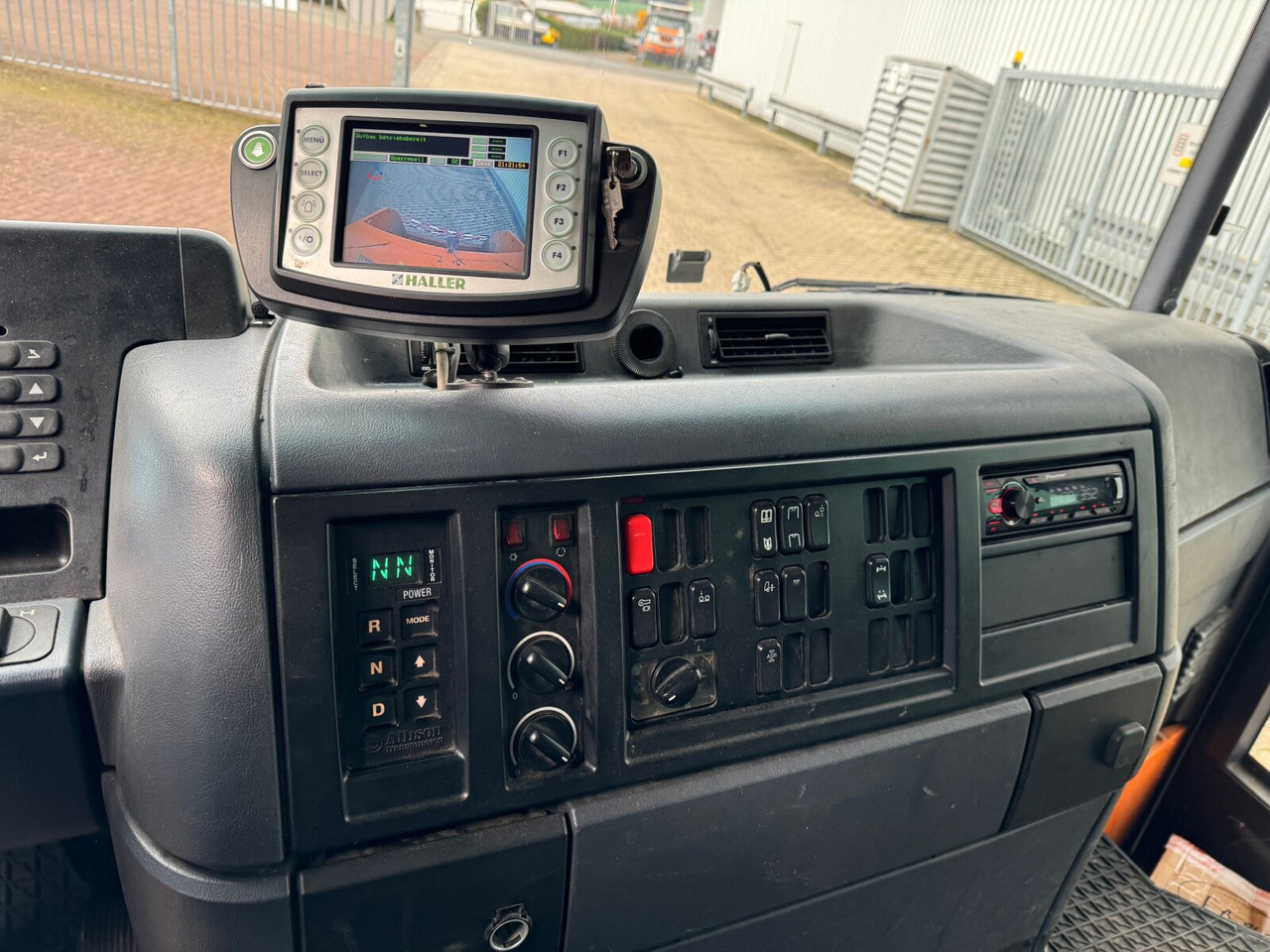 Mercedes-Benz Econic 2633 LL 6x2/4 NLA Econic 2633 LL 6x2/4 NLA, EEV, Lenkachse, Haller Aufbau - Мусоровоз: фото 5 Mercedes-Benz Econic 2633 LL 6x2/4 NLA Econic 2633 LL 6x2/4 NLA, EEV, Lenkachse, Haller Aufbau - Мусоровоз: фото 5