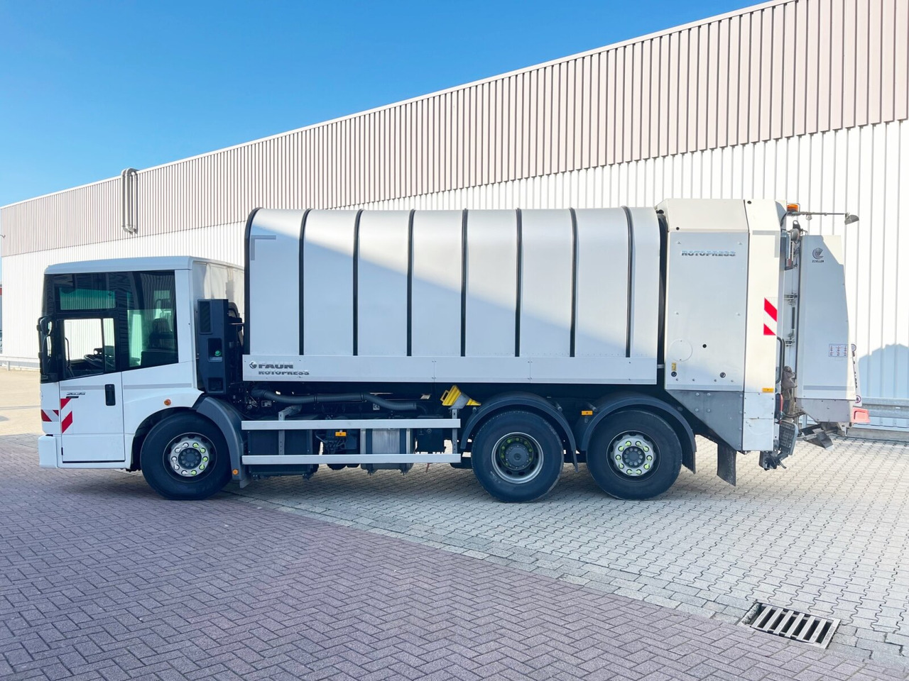 Mercedes-Benz Econic 2635 LL 6x2/4 NLA Econic 2635 LL 6x2/4 NLA, Lenkachse, FAUN Rotopress 521L, Zöller-Schüttung - Грузовик-шасси: фото 3 Mercedes-Benz Econic 2635 LL 6x2/4 NLA Econic 2635 LL 6x2/4 NLA, Lenkachse, FAUN Rotopress 521L, Zöller-Schüttung - Грузовик-шасси: фото 3