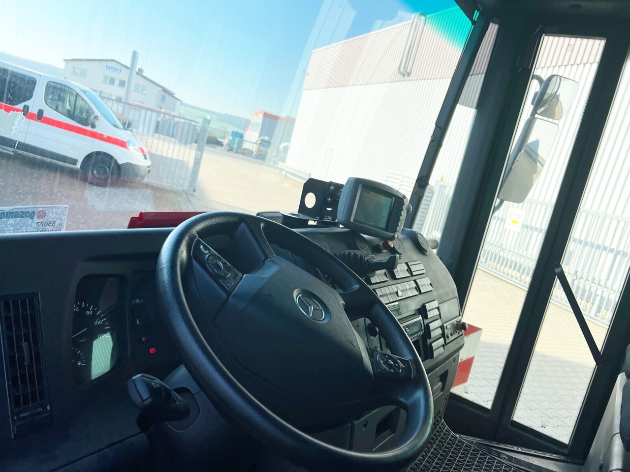 Mercedes-Benz Econic 2635 LL 6x2/4 NLA Econic 2635 LL 6x2/4 NLA, Lenkachse, FAUN Rotopress 521L, Zöller-Schüttung - Грузовик-шасси: фото 5 Mercedes-Benz Econic 2635 LL 6x2/4 NLA Econic 2635 LL 6x2/4 NLA, Lenkachse, FAUN Rotopress 521L, Zöller-Schüttung - Грузовик-шасси: фото 5