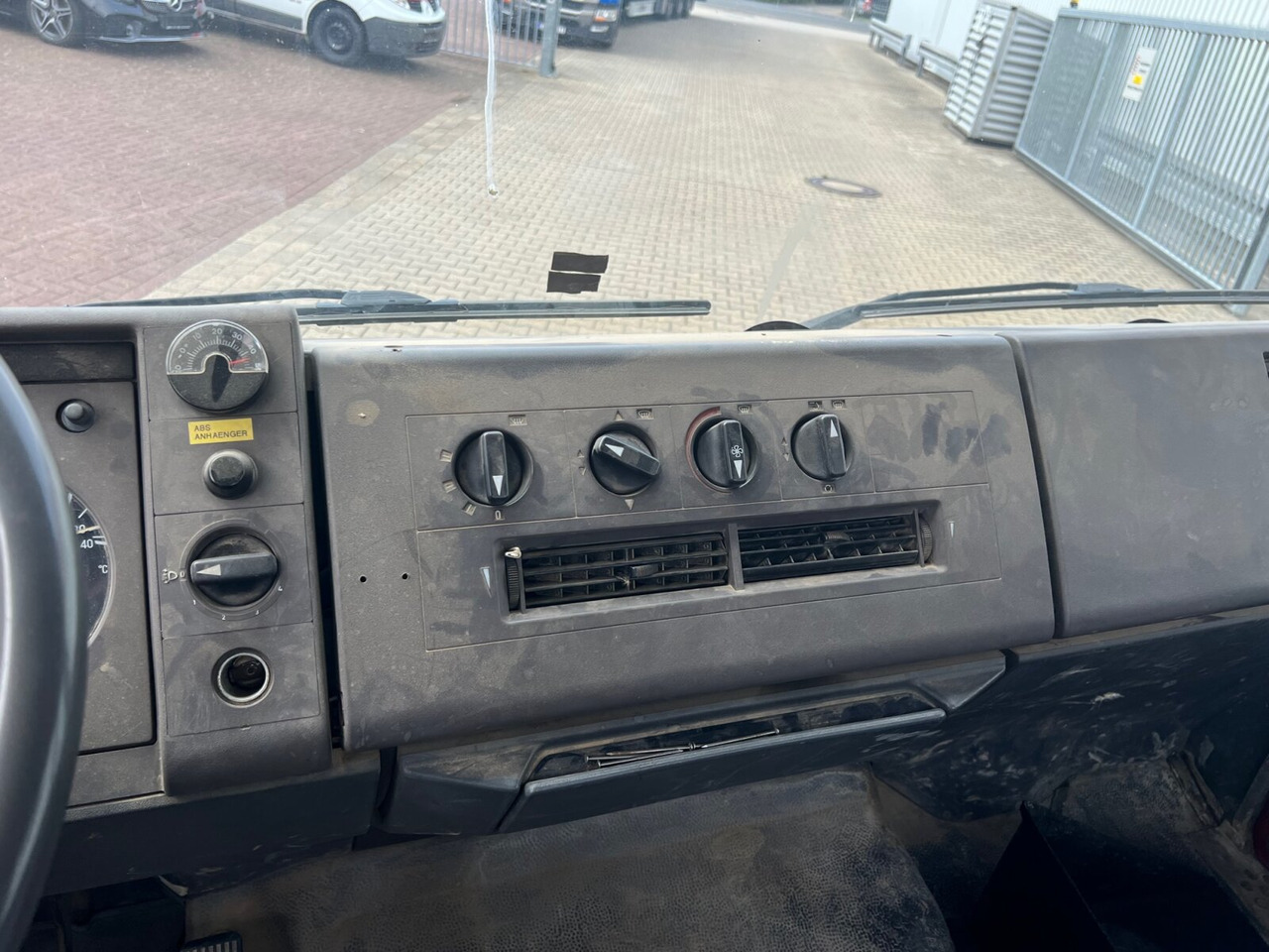 Mercedes-Benz LK 1117 K 4x2 LK 1117 K 4x2, 6-Zylinder Motor, 2x AHK - Самосвал: фото 5 Mercedes-Benz LK 1117 K 4x2 LK 1117 K 4x2, 6-Zylinder Motor, 2x AHK - Самосвал: фото 5