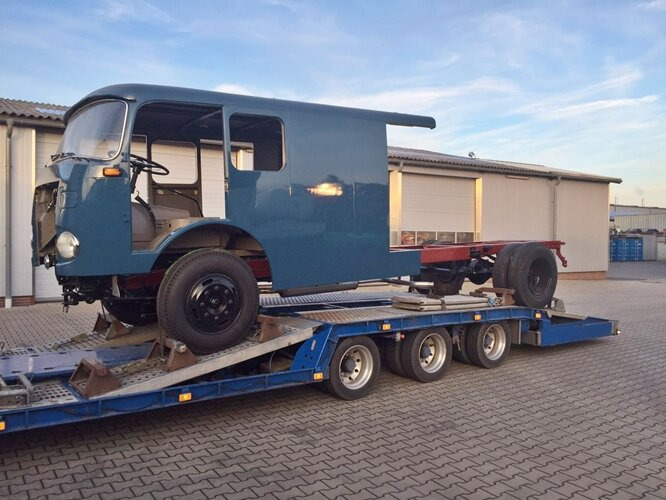 Mercedes-Benz - LP710/32 LF16V LP710/32, Autotransporter - Автовоз: фото 1 Mercedes-Benz - LP710/32 LF16V LP710/32, Autotransporter - Автовоз: фото 1