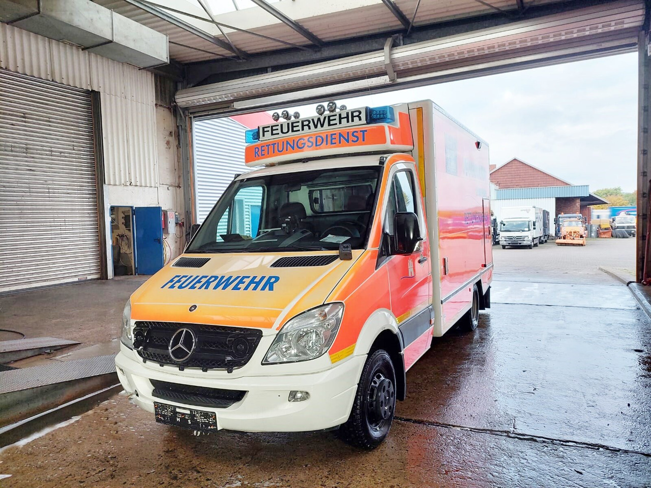 Mercedes-Benz Sprinter 515 CDI 4x2 Sprinter 515 CDI 4x2, Rettungswagen, Retarder - Пожарная машина: фото 1 Mercedes-Benz Sprinter 515 CDI 4x2 Sprinter 515 CDI 4x2, Rettungswagen, Retarder - Пожарная машина: фото 1