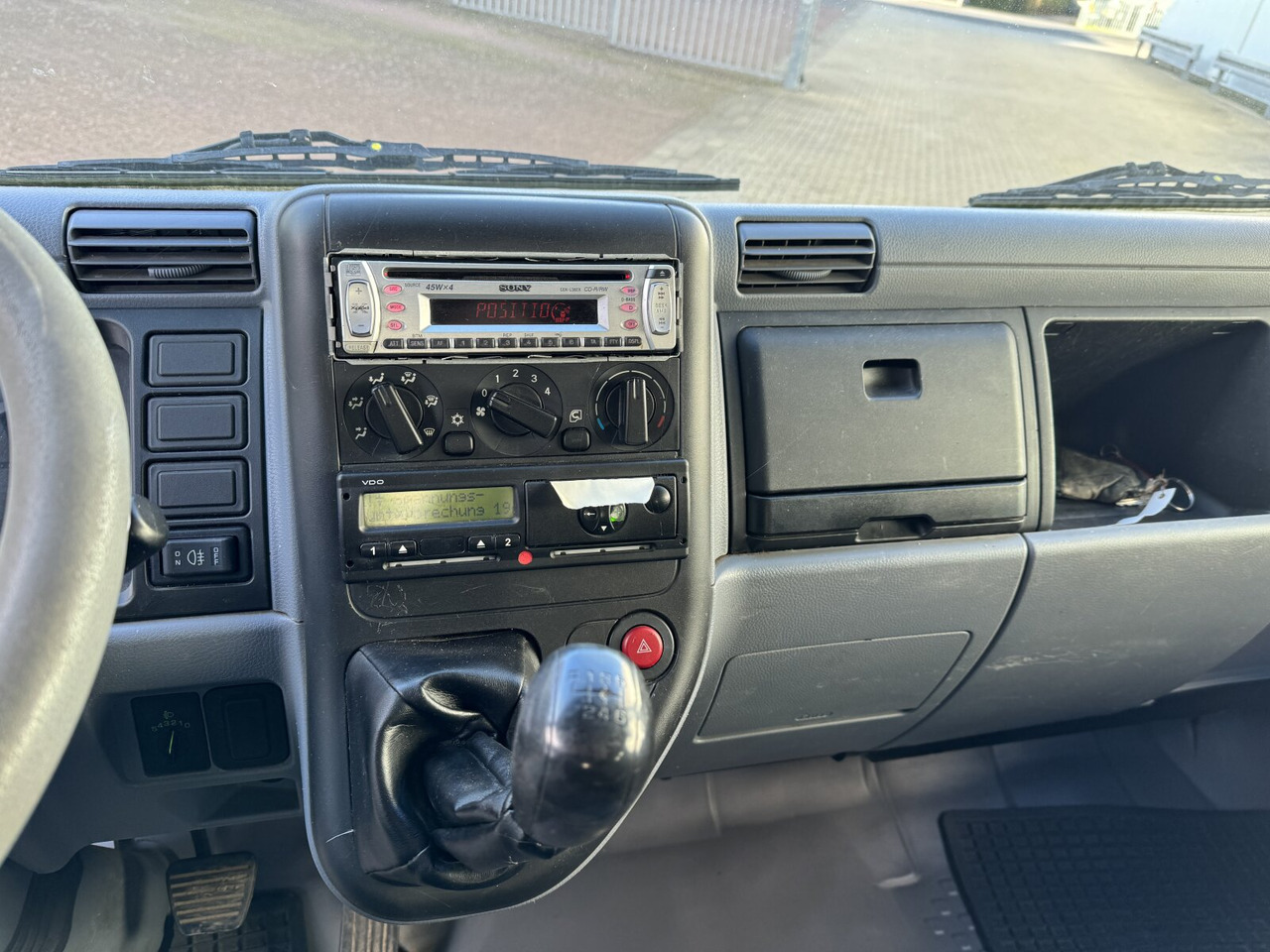 Mitsubishi Canter Fuso 6C15D 4x2 Doka Canter Fuso 6C15D 4x2 Doka, City-Abroller - Крюковой мультилифт: фото 3 Mitsubishi Canter Fuso 6C15D 4x2 Doka Canter Fuso 6C15D 4x2 Doka, City-Abroller - Крюковой мультилифт: фото 3