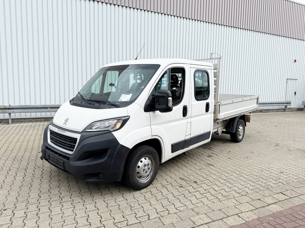 Peugeot Boxer 4x2 Doka Boxer 4x2 Doka - Малотоннажный бортовой грузовик, Грузопассажирский фургон: фото 1 Peugeot Boxer 4x2 Doka Boxer 4x2 Doka - Малотоннажный бортовой грузовик, Грузопассажирский фургон: фото 1