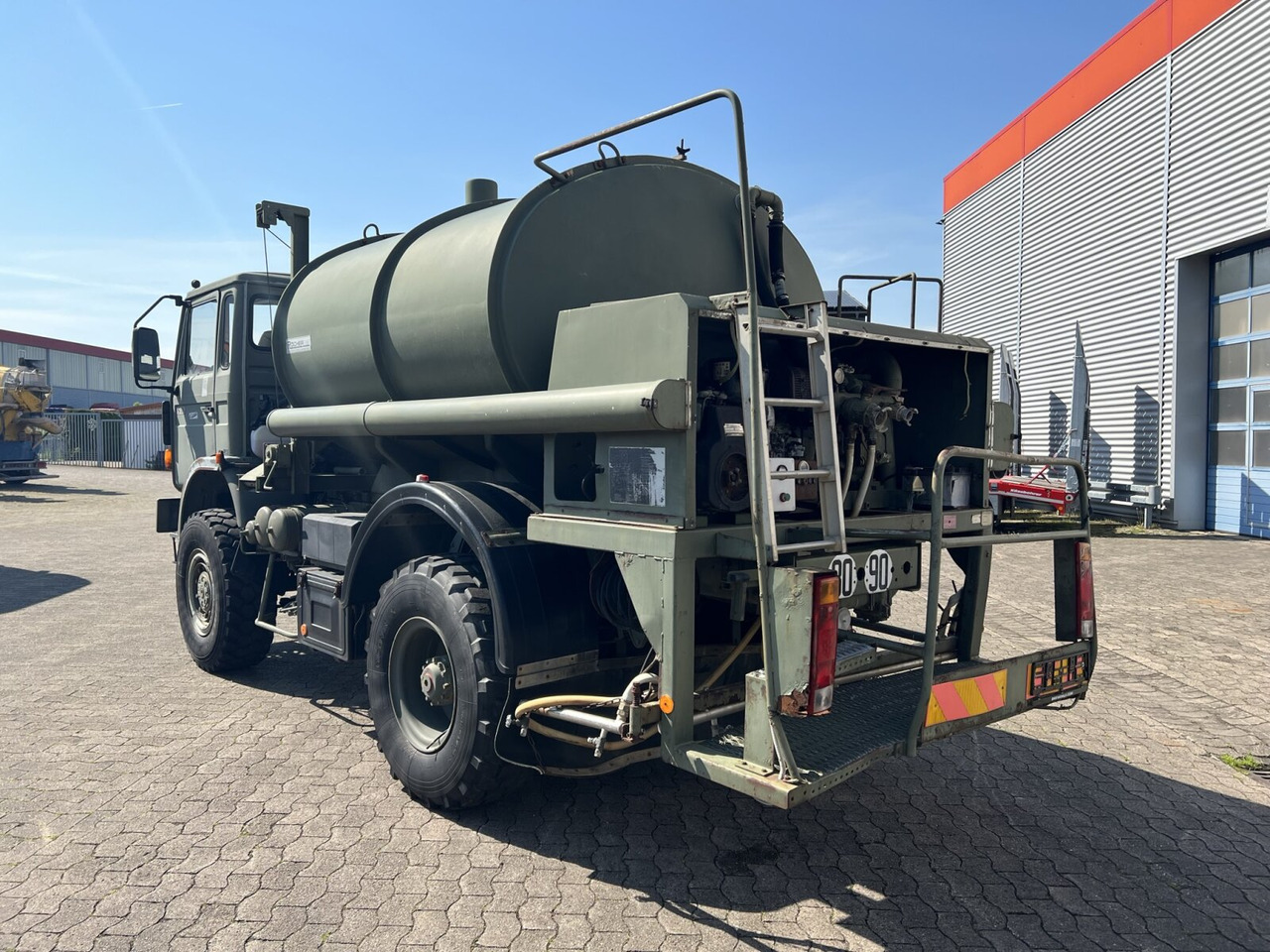 Грузовик-цистерна Renault Midliner S170 4x4 Midliner S170 4x4, 6000l Wassertank: фото 11 Грузовик-цистерна Renault Midliner S170 4x4 Midliner S170 4x4, 6000l Wassertank: фото 11