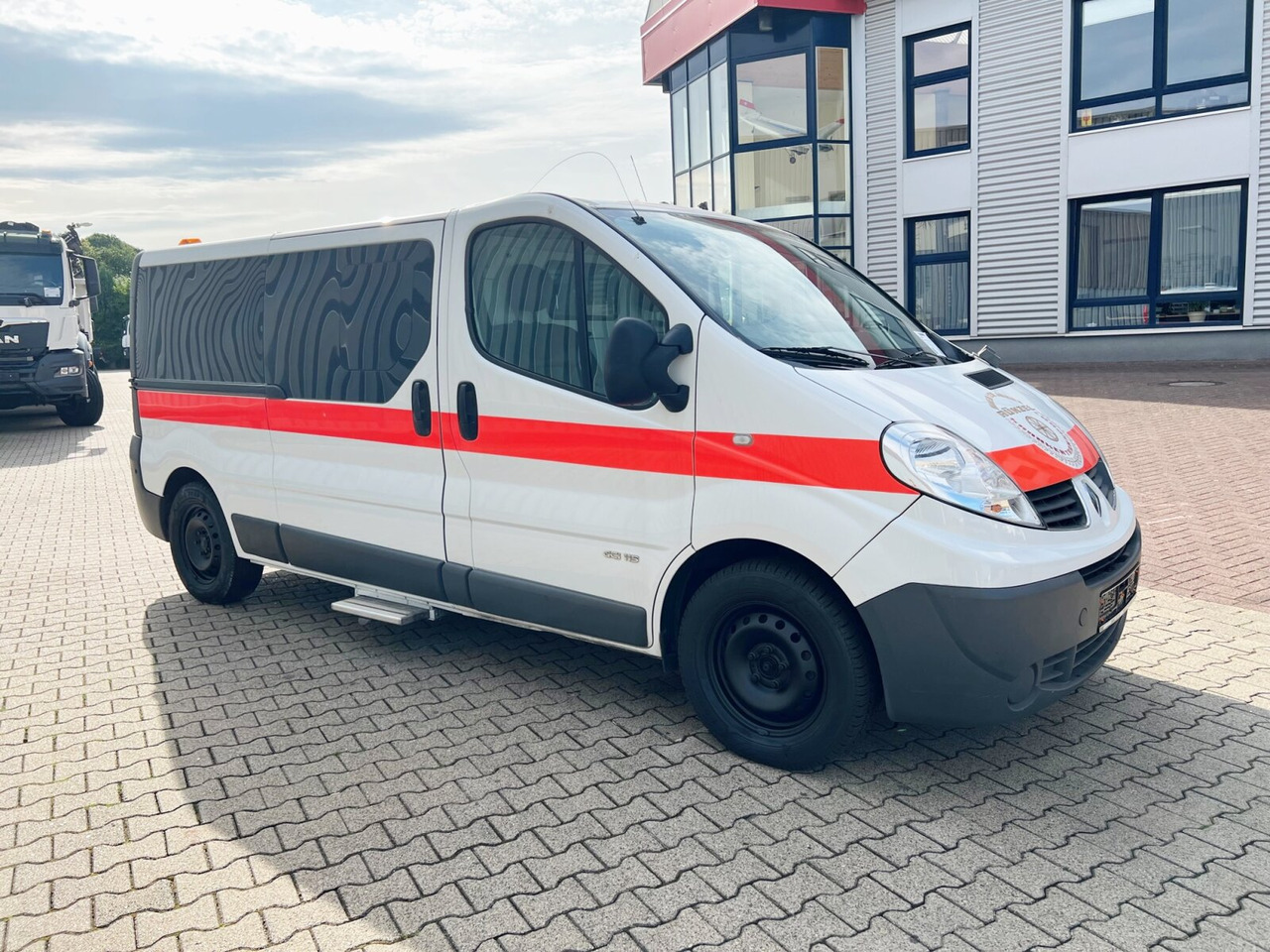 Машина скорой помощи Renault Trafik 2.0 dCi115 4x2 Trafik 2.0 dCi115 4x2, Krankentransporter: фото 9 Машина скорой помощи Renault Trafik 2.0 dCi115 4x2 Trafik 2.0 dCi115 4x2, Krankentransporter: фото 9