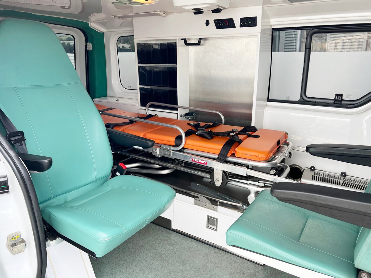 Машина скорой помощи Renault Trafik 2.0 dCi115 4x2 Trafik 2.0 dCi115 4x2, Krankentransporter: фото 11 Машина скорой помощи Renault Trafik 2.0 dCi115 4x2 Trafik 2.0 dCi115 4x2, Krankentransporter: фото 11