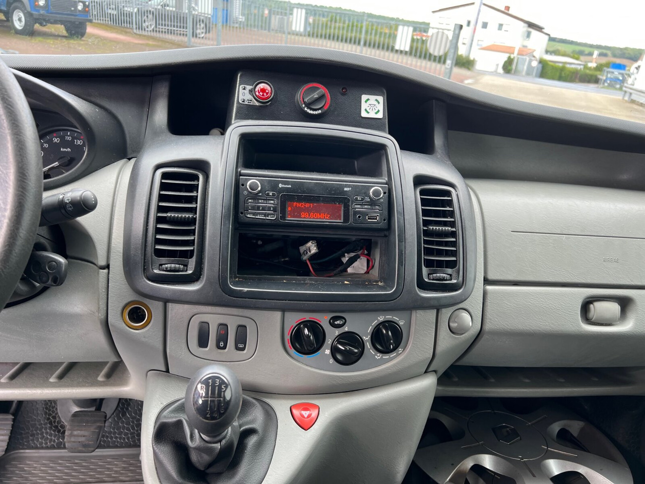 Машина скорой помощи Renault Trafik 2.0 dCi115 4x2 Trafik 2.0 dCi115 4x2, Krankentransporter: фото 7 Машина скорой помощи Renault Trafik 2.0 dCi115 4x2 Trafik 2.0 dCi115 4x2, Krankentransporter: фото 7