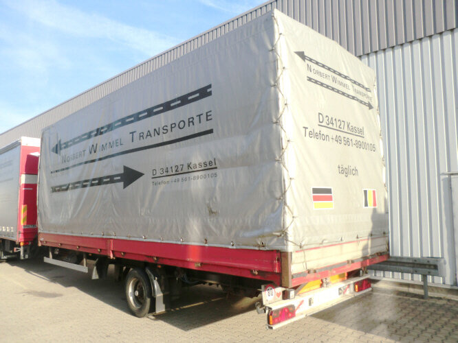 SDAH Plane u. Spriegel FREYTAG, 1 . Achse fehlt !!! - Тентованный прицеп: фото 2 SDAH Plane u. Spriegel FREYTAG, 1 . Achse fehlt !!! - Тентованный прицеп: фото 2