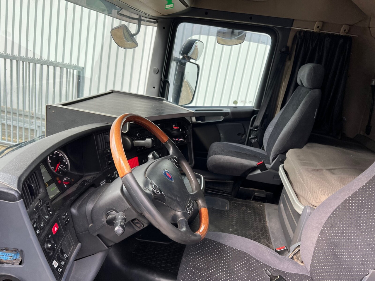 Scania R560 6x2 R560 6x2, V8, Retarder, Liftachse, Standklima, Alu-Bordwände, ca. 15m³ - Самосвал: фото 3 Scania R560 6x2 R560 6x2, V8, Retarder, Liftachse, Standklima, Alu-Bordwände, ca. 15m³ - Самосвал: фото 3