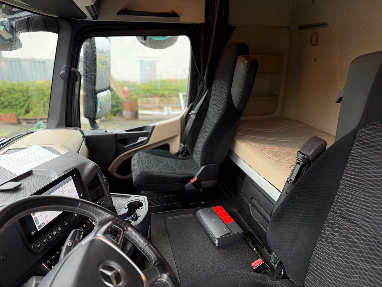 Mercedes-Benz Actros 1851 LS 4x4 HAD Actros 1851 LS 4x4 HAD, Hydraulik, Navi, MultimediaCockpit - Тягач: фото 5 Mercedes-Benz Actros 1851 LS 4x4 HAD Actros 1851 LS 4x4 HAD, Hydraulik, Navi, MultimediaCockpit - Тягач: фото 5