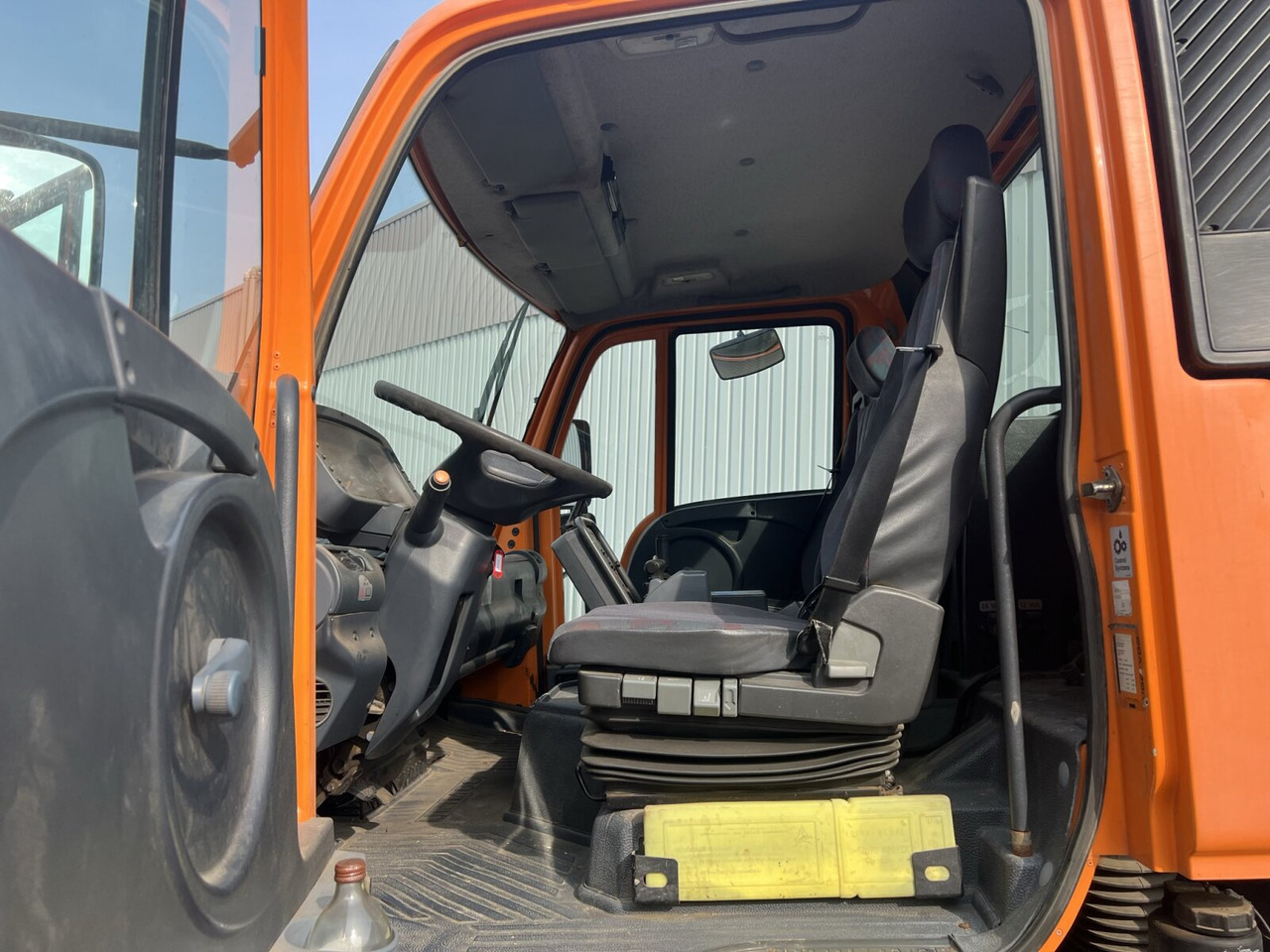 Unimog U 300 4x4 U 300 4x4, Kipper, Kommunalhydraulik, VarioPilot, Zapfwelle - Самосвал, Коммунальная/ Специальная техника: фото 5 Unimog U 300 4x4 U 300 4x4, Kipper, Kommunalhydraulik, VarioPilot, Zapfwelle - Самосвал, Коммунальная/ Специальная техника: фото 5