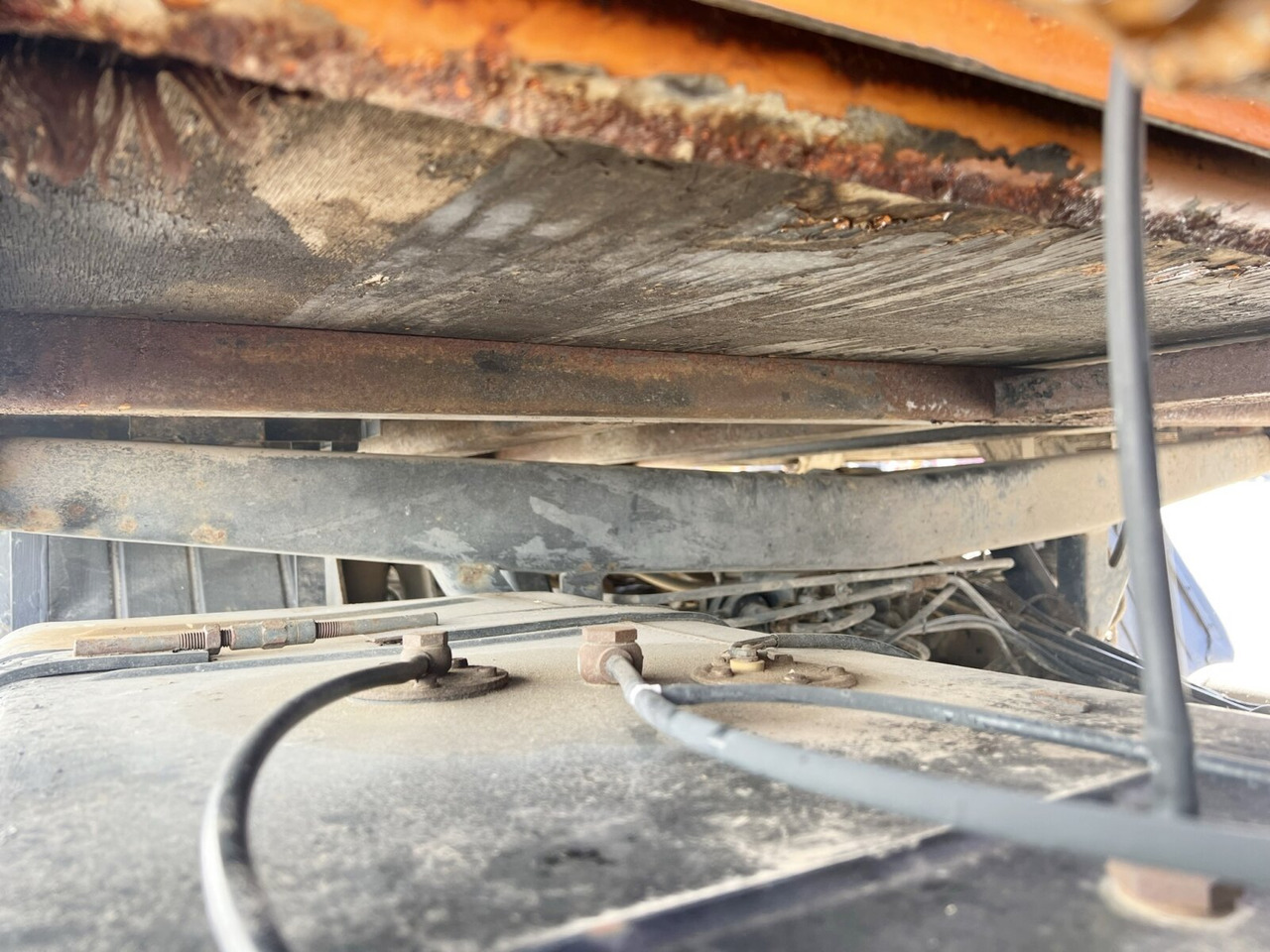 Unimog U84 406 4x4 U84 406 4x4, Kommunalhydraulik, Zapfwelle vorn & hinten, EX-Kommune - Самосвал, Коммунальная/ Специальная техника: фото 3 Unimog U84 406 4x4 U84 406 4x4, Kommunalhydraulik, Zapfwelle vorn & hinten, EX-Kommune - Самосвал, Коммунальная/ Специальная техника: фото 3