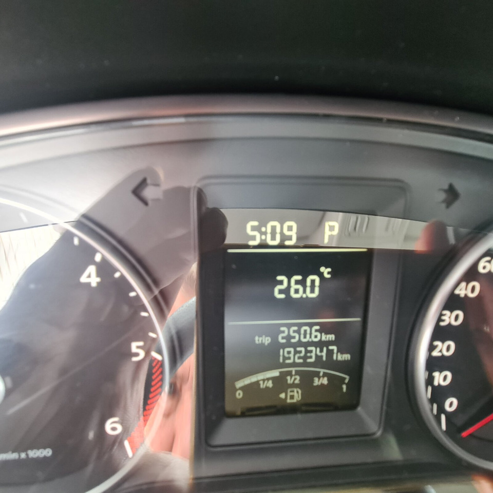 Volkswagen T5 2.0 TDI T5 2.0 TDI, Krankenwagen - Машина скорой помощи: фото 3 Volkswagen T5 2.0 TDI T5 2.0 TDI, Krankenwagen - Машина скорой помощи: фото 3