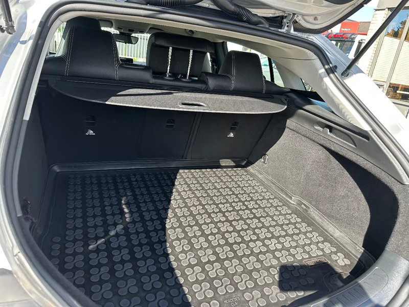 Mercedes-Benz CLA-Klasse 200 D - SHOOTING BRAKE + STANDKLIMA + NAVI - Легковой автомобиль: фото 4 Mercedes-Benz CLA-Klasse 200 D - SHOOTING BRAKE + STANDKLIMA + NAVI - Легковой автомобиль: фото 4