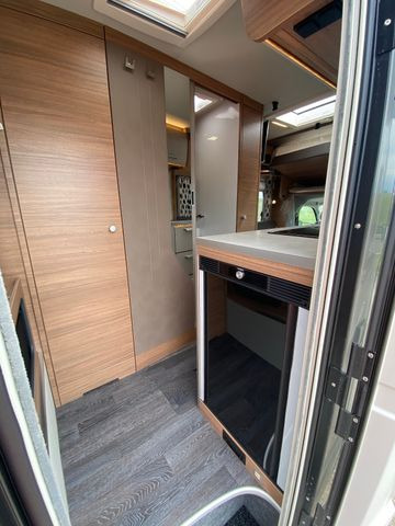 Полуинтегрированный автодом Knaus Tourer Van 500 LT, slide Bett, Tageszulassung: фото 16