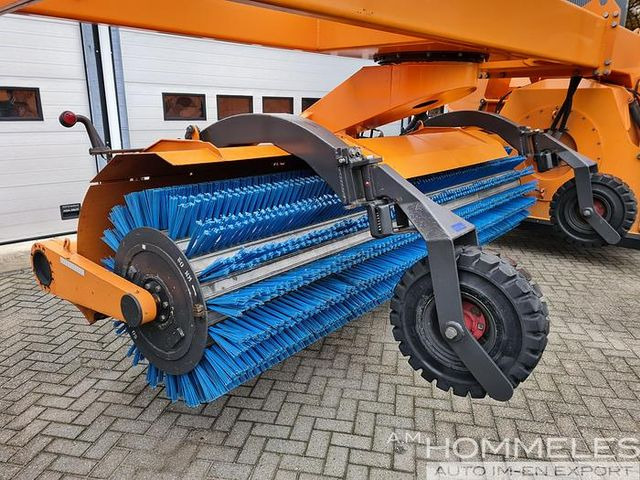 Подметально-уборочная машина Overaasen RS 200: фото 9 Подметально-уборочная машина Overaasen RS 200: фото 9