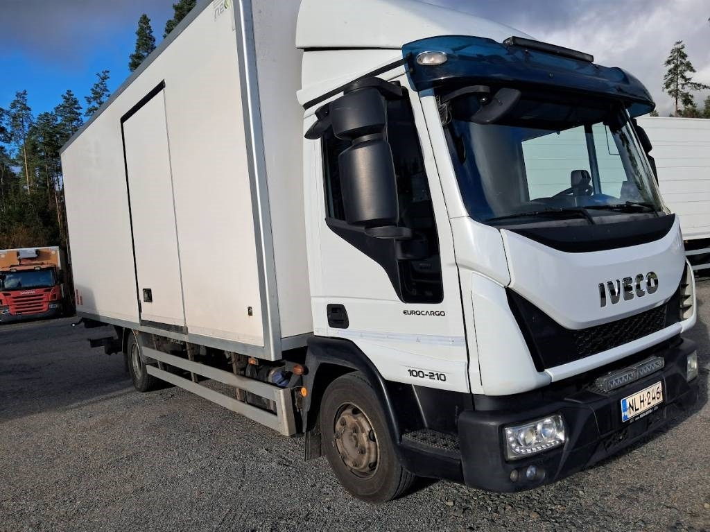 Iveco Eurocargo 100 E21 - Грузовик с закрытым кузовом: фото 2 Iveco Eurocargo 100 E21 - Грузовик с закрытым кузовом: фото 2