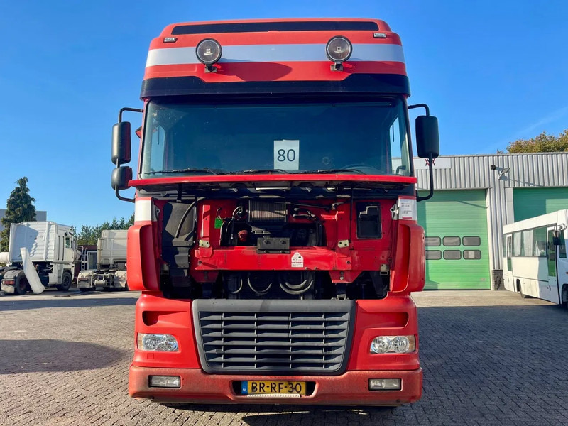 DAF XF 95.430 BERDEX 3 decks. Water, fans, Scales! Excellent condition. - Грузовик для перевозки животных: фото 4 DAF XF 95.430 BERDEX 3 decks. Water, fans, Scales! Excellent condition. - Грузовик для перевозки животных: фото 4