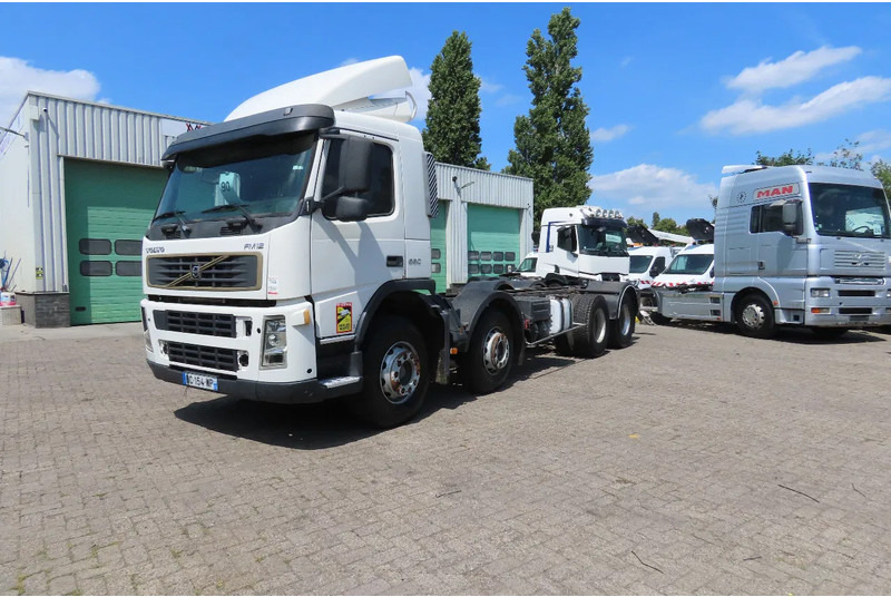 Volvo FM 12.380 8x4 FULL SPRING. 100% condition! - Грузовик-шасси: фото 2 Volvo FM 12.380 8x4 FULL SPRING. 100% condition! - Грузовик-шасси: фото 2