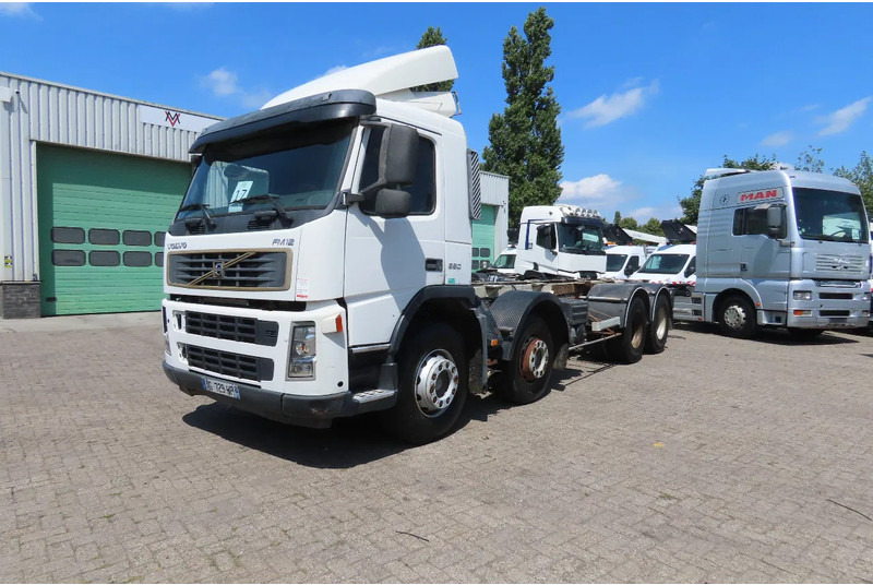 Volvo FM 380 8x4 FULL SPRING. 100% condition! - Грузовик-шасси: фото 1 Volvo FM 380 8x4 FULL SPRING. 100% condition! - Грузовик-шасси: фото 1