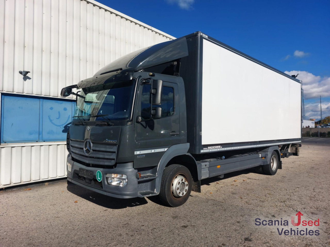 MERCEDES-BENZ Atego 1221 L Koffer Ladebordwand - Грузовик с закрытым кузовом: фото 1 MERCEDES-BENZ Atego 1221 L Koffer Ladebordwand - Грузовик с закрытым кузовом: фото 1