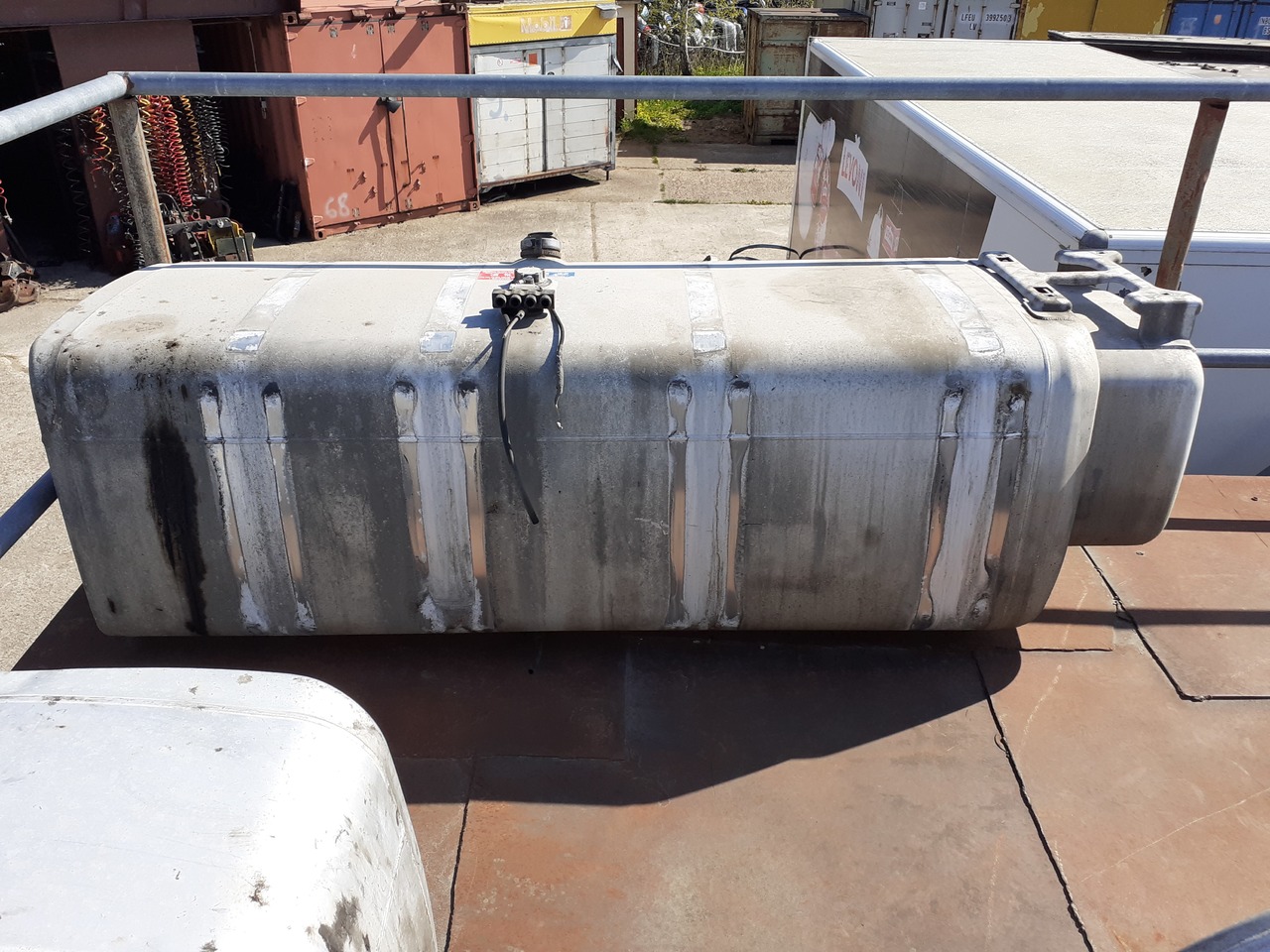 SCANIA R440 - Топливный бак для Грузовых шасси: фото 3 SCANIA R440 - Топливный бак для Грузовых шасси: фото 3