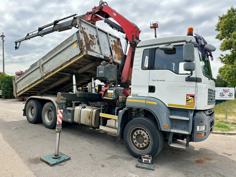 Самосвал, Автоманипулятор MAN TGS 33.440 6x4 TIPPER + CRANE FASSI F230 - 5x HYDR - 5/6 F Rotator - BIG AXLES HUB REDUCTION / STEEL SPRING: фото 1