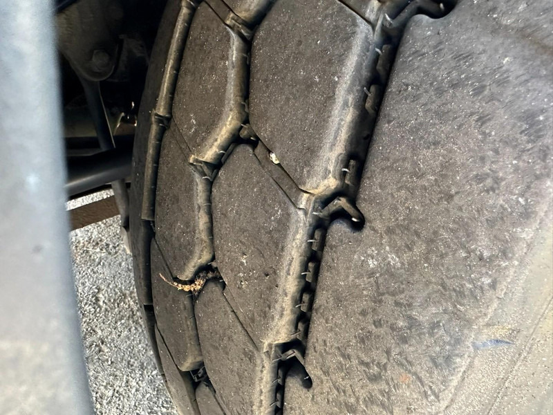 Автоманипулятор Volvo FMX 330 8x4 TRIDEM + CRANE EFFER 265 / 6S - PLATFORM 7m50 - EURO 6 - RADIO - *473.000km* - TÜV 05/2026 - BE TRUCK: фото 20