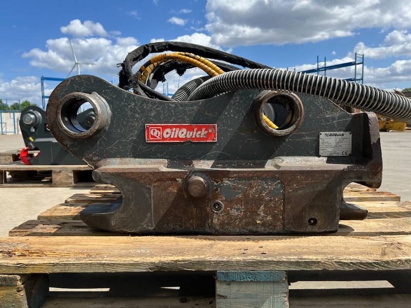 OilQuick OQ70/55 - EC210 / EC220 - Сцепное устройство для Строительной техники: фото 4 OilQuick OQ70/55 - EC210 / EC220 - Сцепное устройство для Строительной техники: фото 4