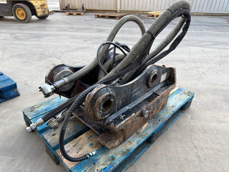 OilQuick OQ70/55 - M314F / M316F / M318F - Сцепное устройство для Строительной техники: фото 4 OilQuick OQ70/55 - M314F / M316F / M318F - Сцепное устройство для Строительной техники: фото 4