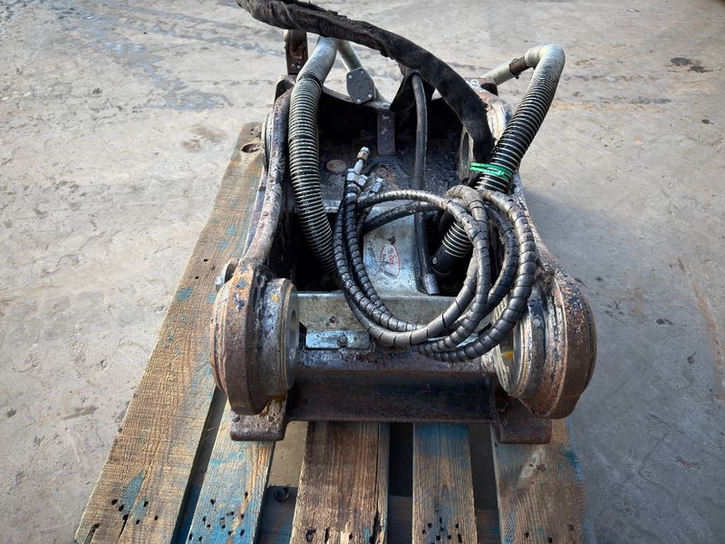 OilQuick OQ70/55 - M314F / M316F / M318F - Сцепное устройство для Строительной техники: фото 5 OilQuick OQ70/55 - M314F / M316F / M318F - Сцепное устройство для Строительной техники: фото 5