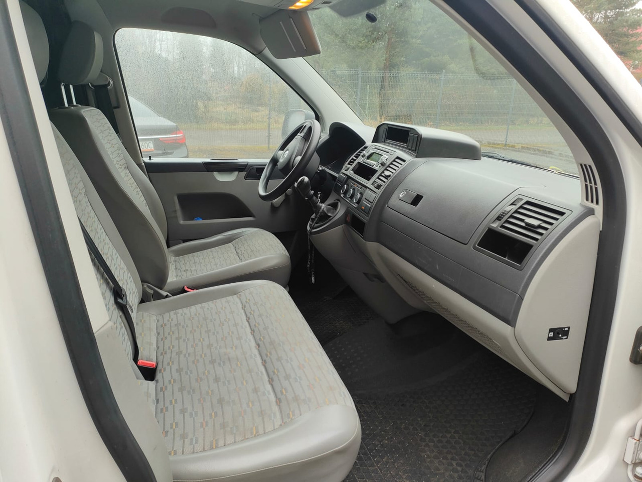 Volkswagen Transporter T 5.1 - Легковой автомобиль: фото 4 Volkswagen Transporter T 5.1 - Легковой автомобиль: фото 4