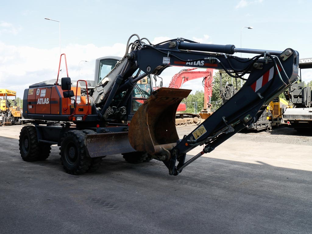 - Колёсный экскаватор: фото 4 - Колёсный экскаватор: фото 4