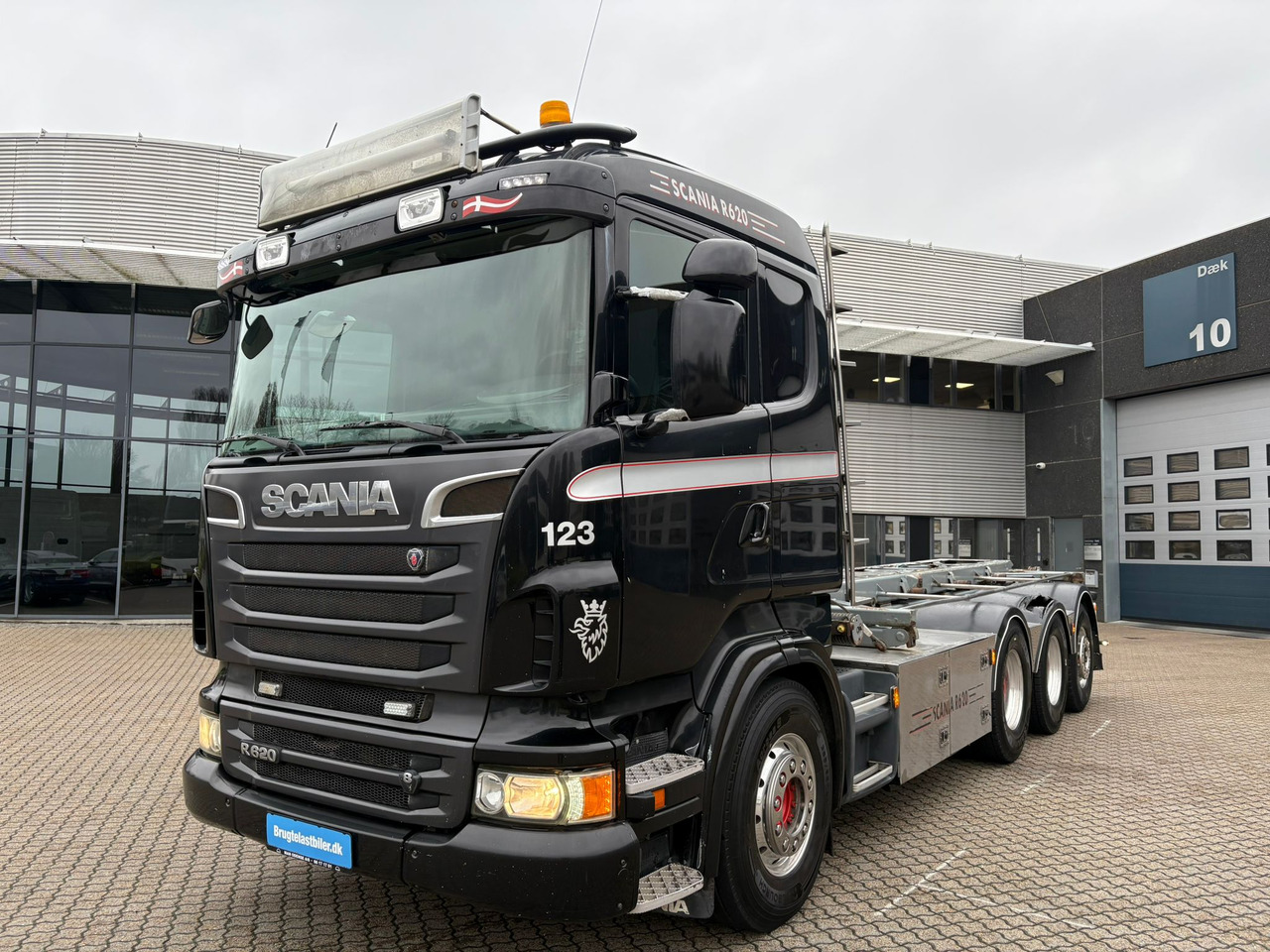Scania R620 V8 8x4 - Грузовик-контейнеровоз/ Сменный кузов: фото 1 Scania R620 V8 8x4 - Грузовик-контейнеровоз/ Сменный кузов: фото 1