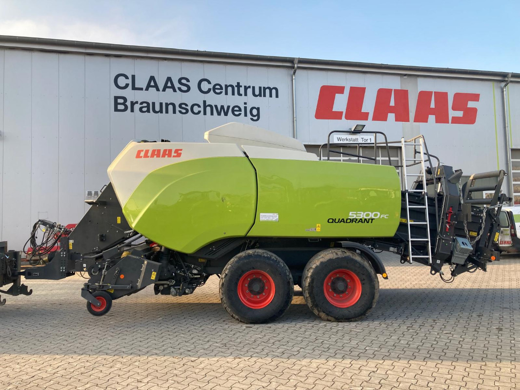 CLAAS Quadrant 5300 FC - Пресс-подборщик тюковый: фото 1 CLAAS Quadrant 5300 FC - Пресс-подборщик тюковый: фото 1
