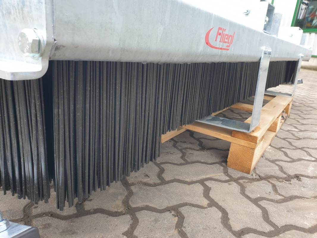 Fliegl Kehrbesen Löwe 1,50m* - Косилка: фото 5 Fliegl Kehrbesen Löwe 1,50m* - Косилка: фото 5