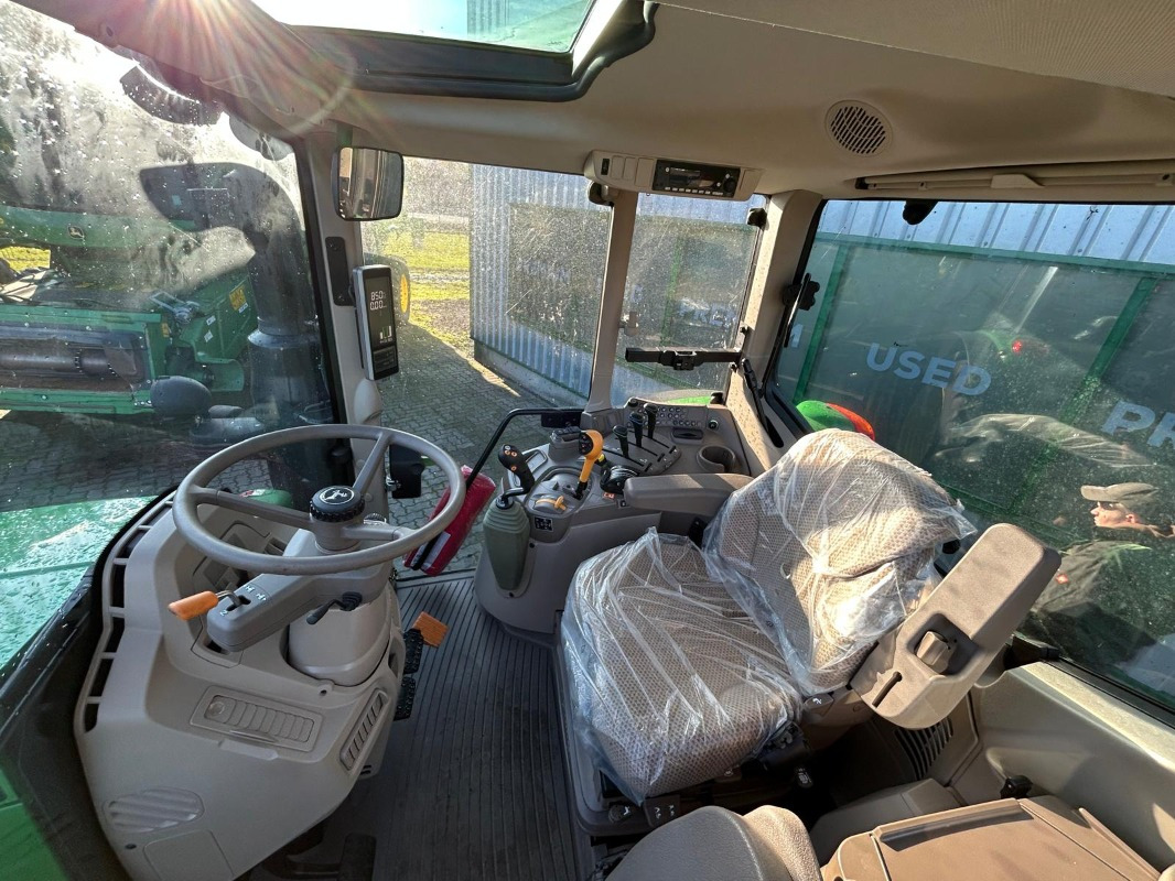 John Deere 6090M **MIETRÜCKLÄUFER** - Трактор: фото 3 John Deere 6090M **MIETRÜCKLÄUFER** - Трактор: фото 3