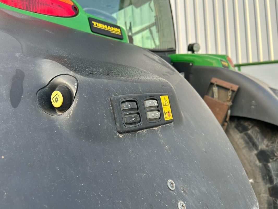 John Deere 6215R - Трактор: фото 4 John Deere 6215R - Трактор: фото 4