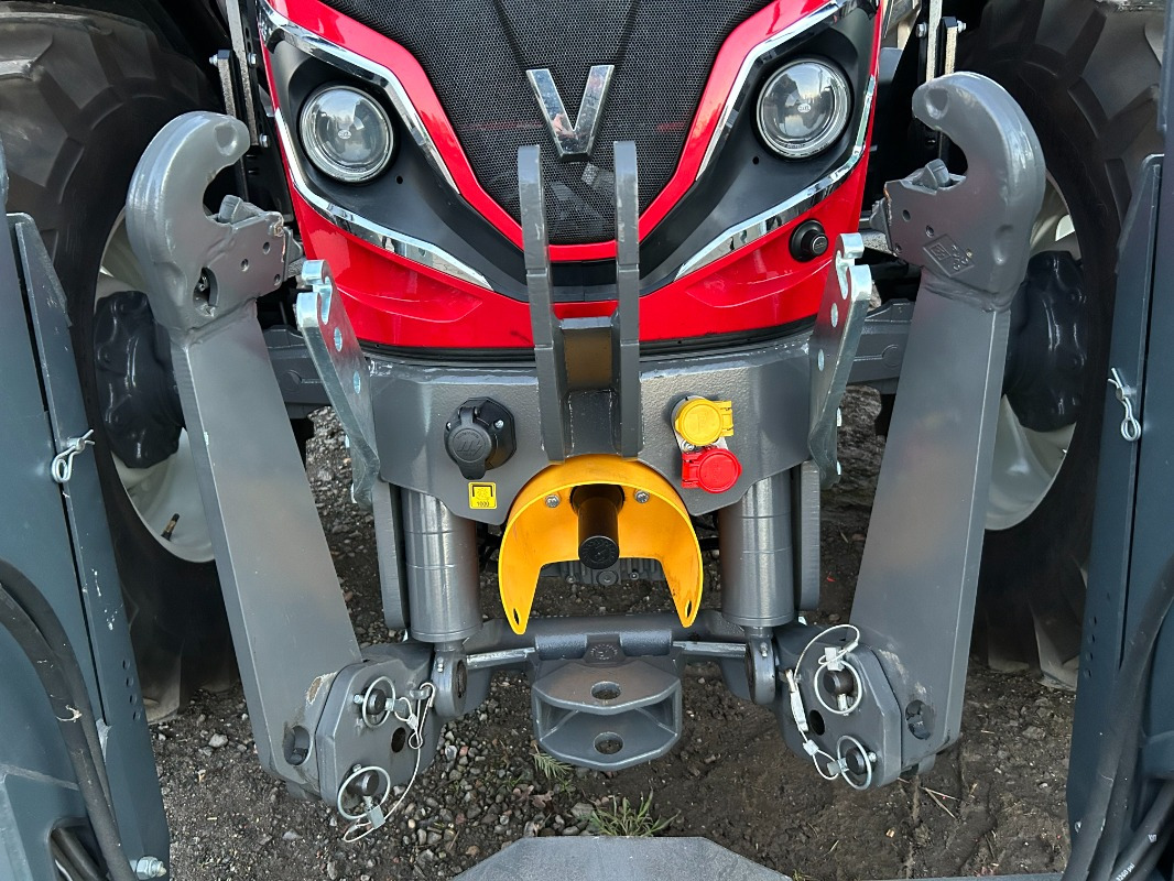 Valtra A85N - Трактор: фото 2 Valtra A85N - Трактор: фото 2