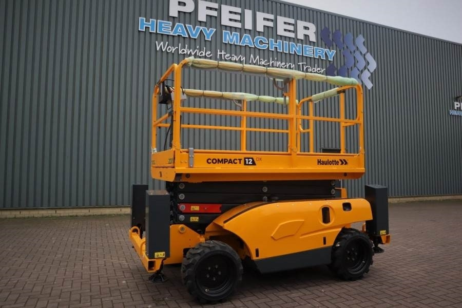 Haulotte Compact 12DX Valid Inspection, *Guarantee! Diesel, - Ножничный подъемник: фото 1 Haulotte Compact 12DX Valid Inspection, *Guarantee! Diesel, - Ножничный подъемник: фото 1