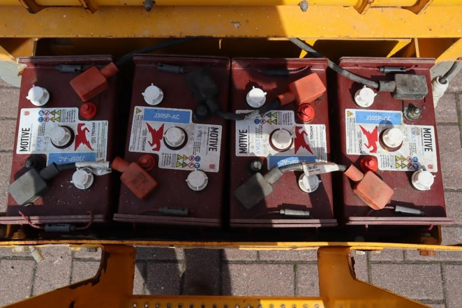 Haulotte Compact 14 Electric, 14m Working Height, 350kg Cap - Ножничный подъемник: фото 5 Haulotte Compact 14 Electric, 14m Working Height, 350kg Cap - Ножничный подъемник: фото 5