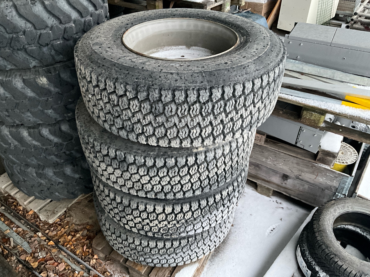 Bridgestone - Шина для Строительной техники: фото 1 Bridgestone - Шина для Строительной техники: фото 1