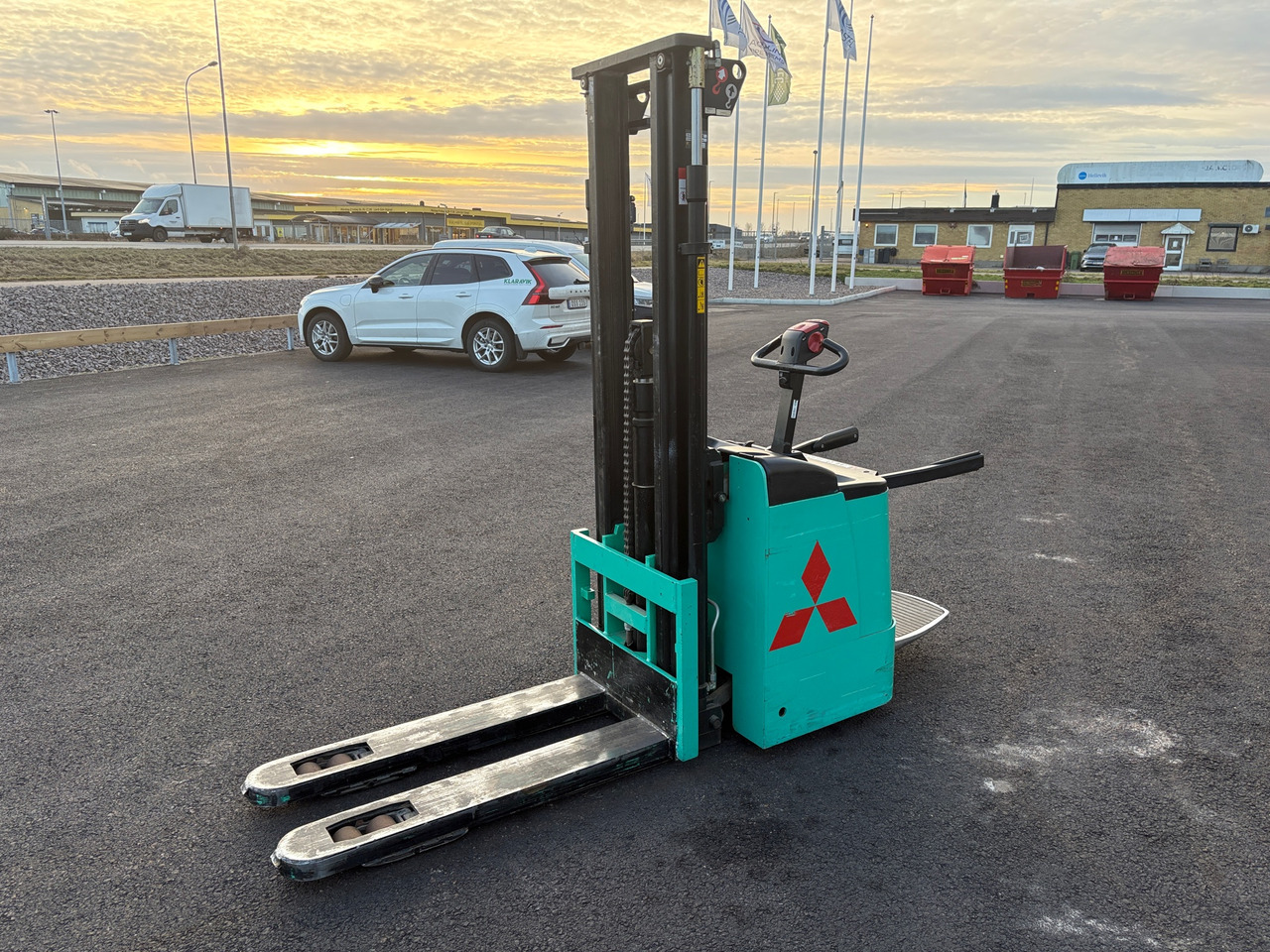 Mitsubishi SBV16KI - Погрузочно-разгрузочная техника: фото 1 Mitsubishi SBV16KI - Погрузочно-разгрузочная техника: фото 1