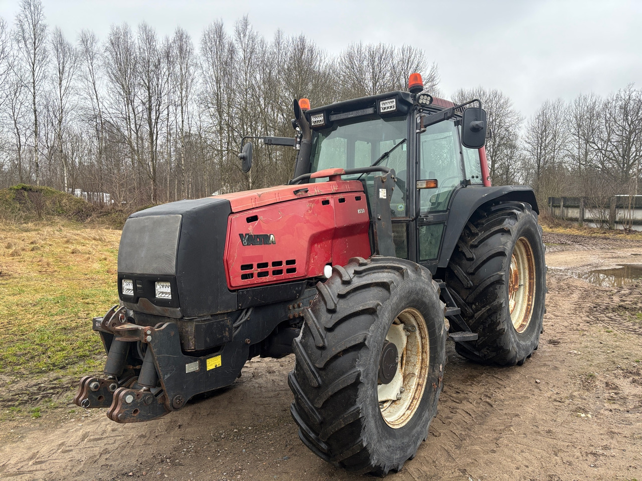 Valtra 8550 - Трактор: фото 1 Valtra 8550 - Трактор: фото 1