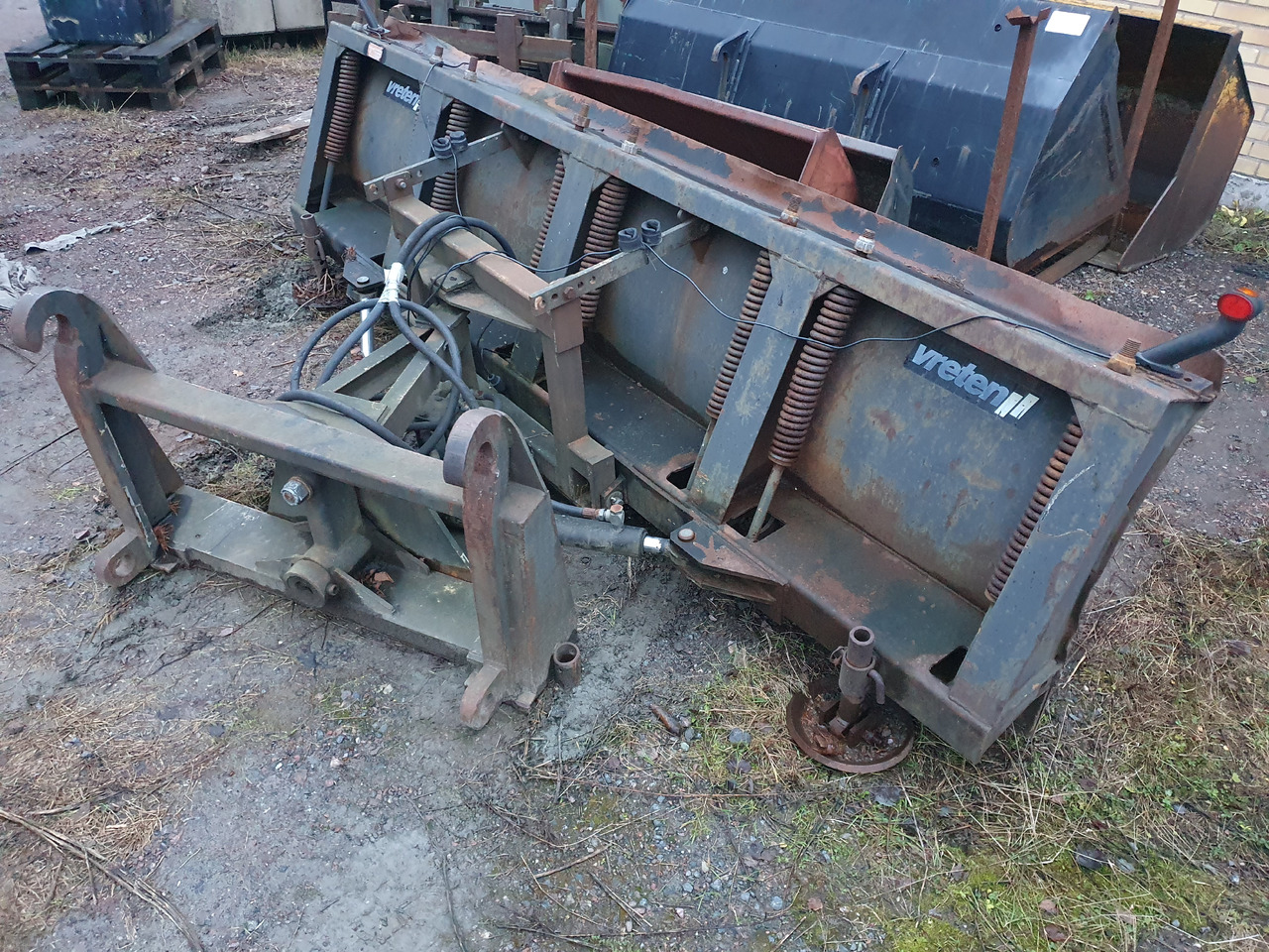 Vreten K3200U - Отвал для снега: фото 1 Vreten K3200U - Отвал для снега: фото 1