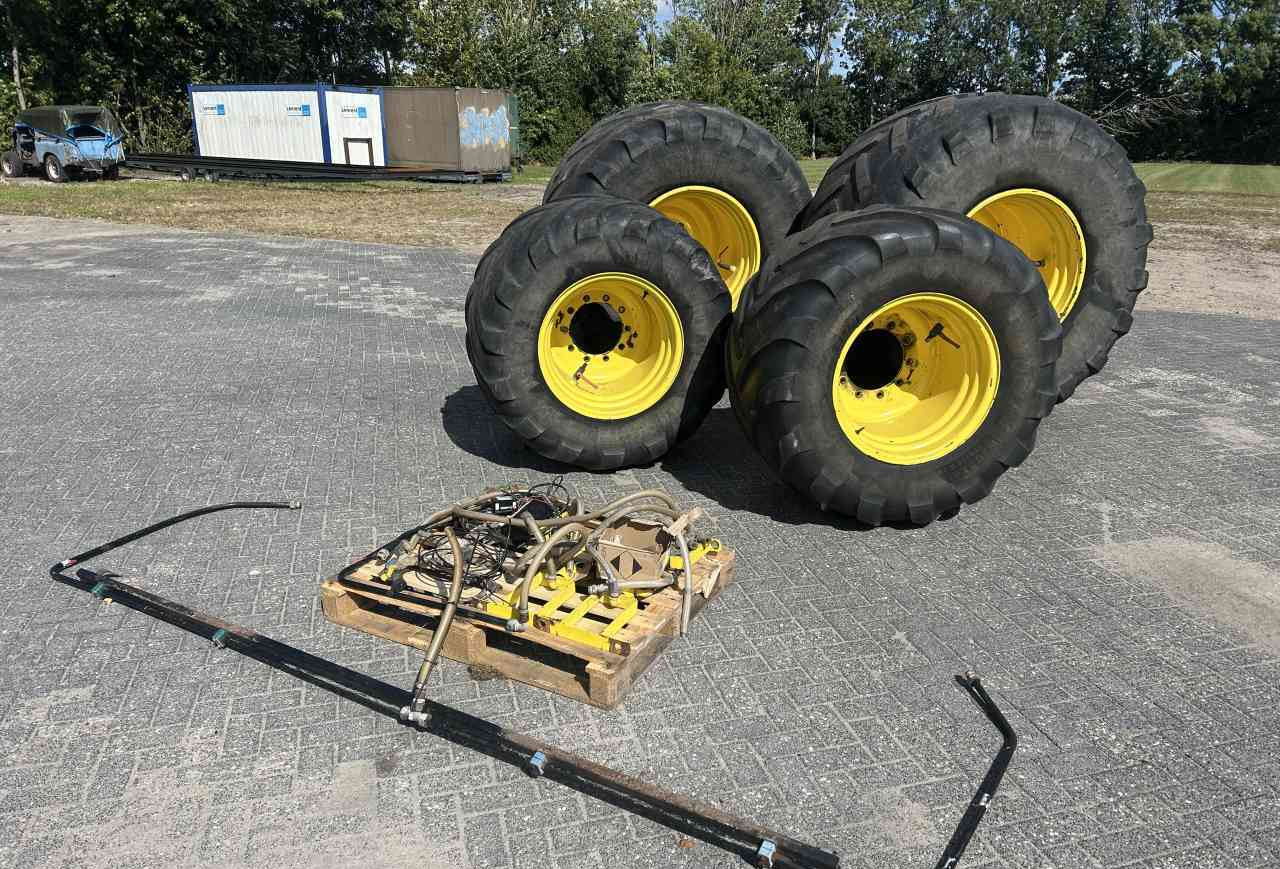 Michelin 1050/50x32 en 750/50x26 luchtdrukwissel set - Шины и диски для Сельскохозяйственной техники: фото 1 Michelin 1050/50x32 en 750/50x26 luchtdrukwissel set - Шины и диски для Сельскохозяйственной техники: фото 1