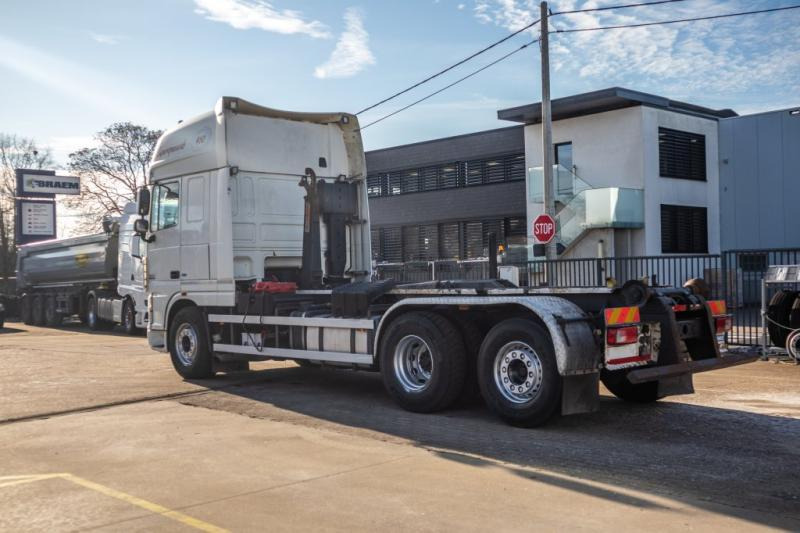 DAF XF 105.460 -6X2-INTARDER+AJK 20 T. - Крюковой мультилифт: фото 4 DAF XF 105.460 -6X2-INTARDER+AJK 20 T. - Крюковой мультилифт: фото 4