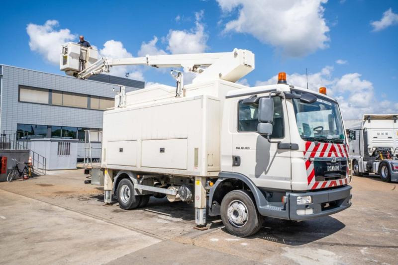 MAN TGL 12.180 BB - COMET 151 TAL - Грузовик с подъемником: фото 1 MAN TGL 12.180 BB - COMET 151 TAL - Грузовик с подъемником: фото 1